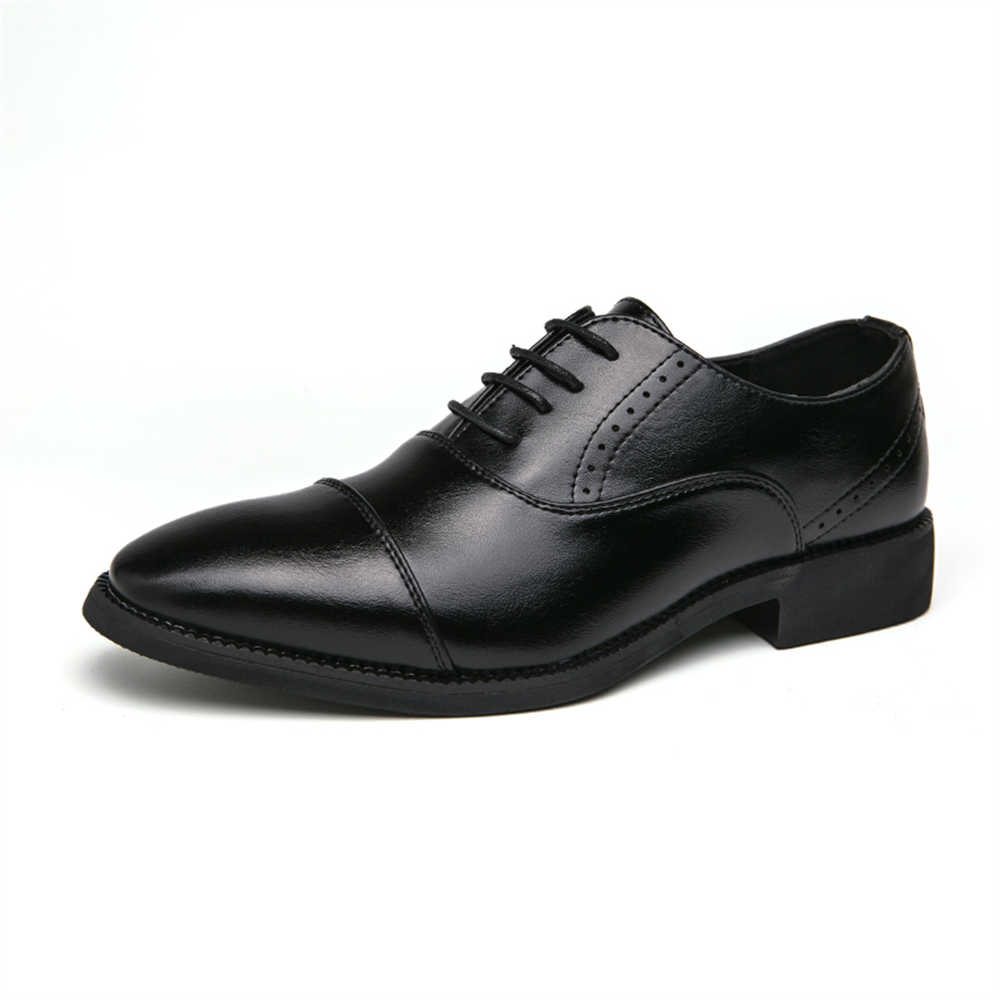 Men Formal Wear With Sneakers - Numara 44 Erkekler İçin Yarı Resmi
